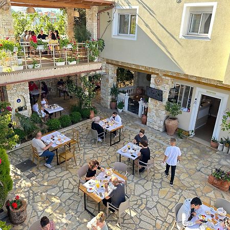 Arial Penthouse Suites Vlorë Esterno foto