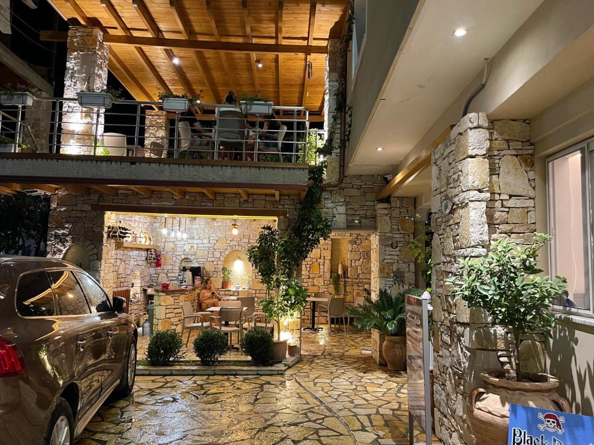 Arial Penthouse Suites Vlorë Esterno foto