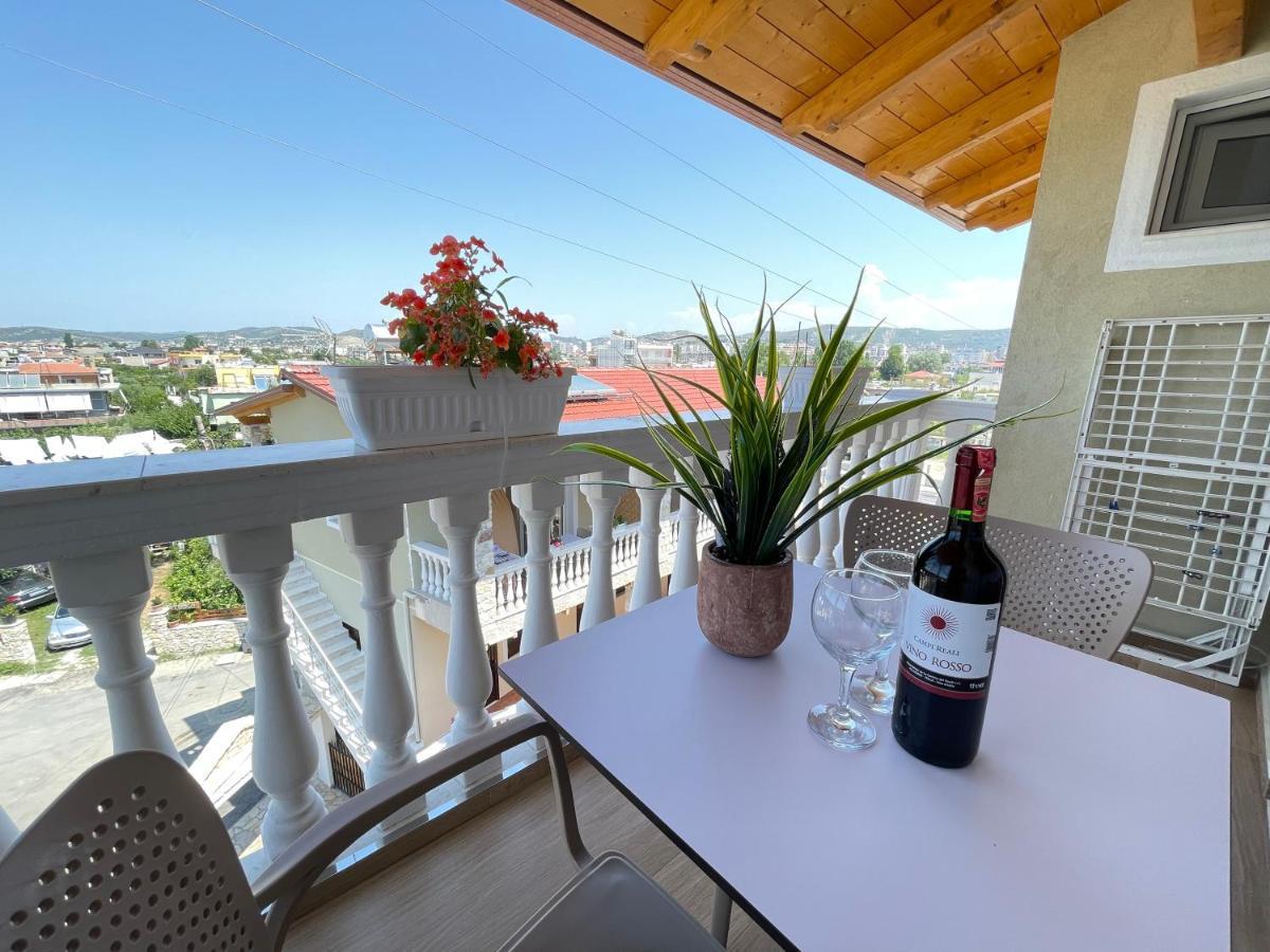 Arial Penthouse Suites Vlorë Esterno foto