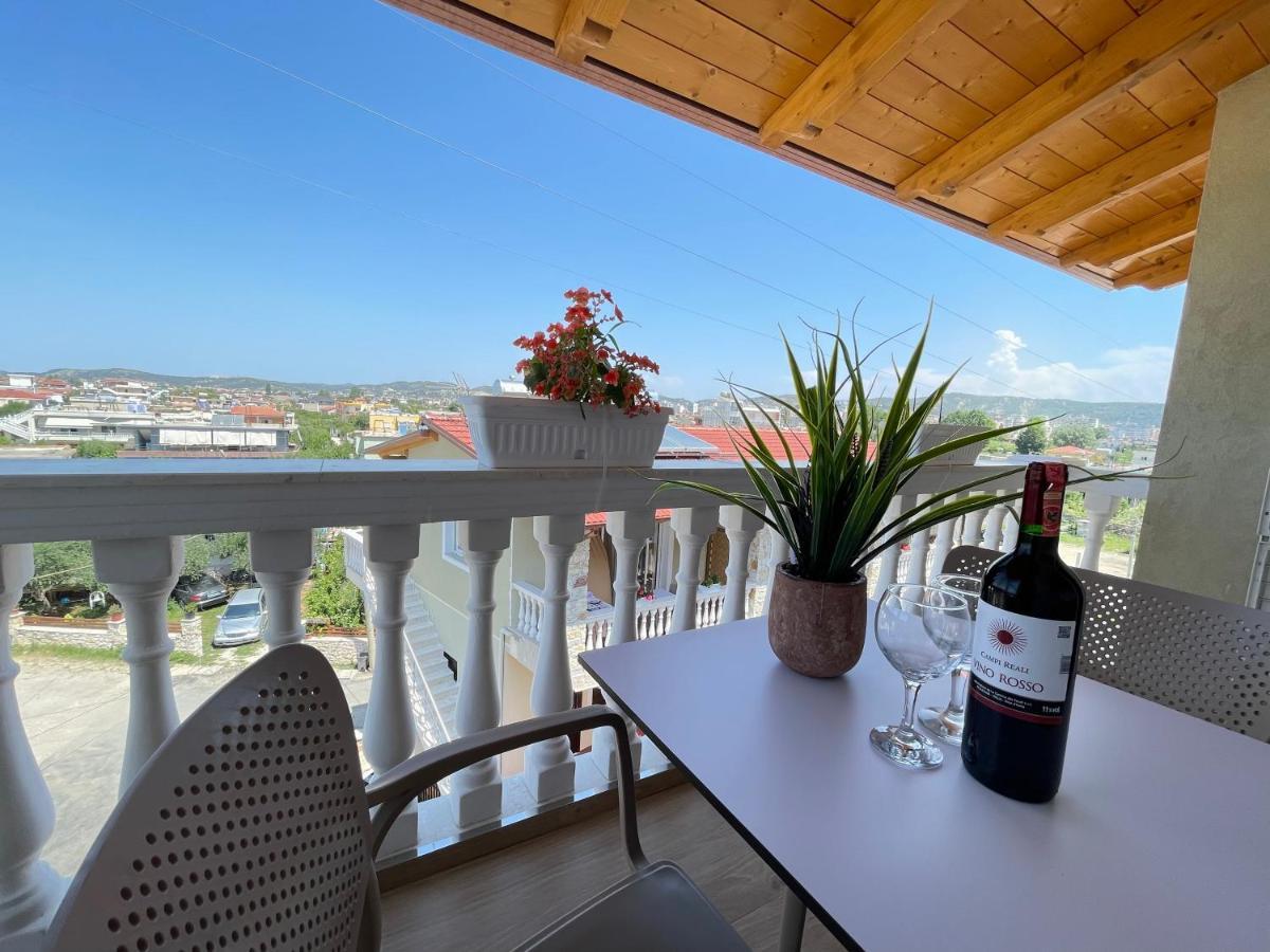 Arial Penthouse Suites Vlorë Esterno foto