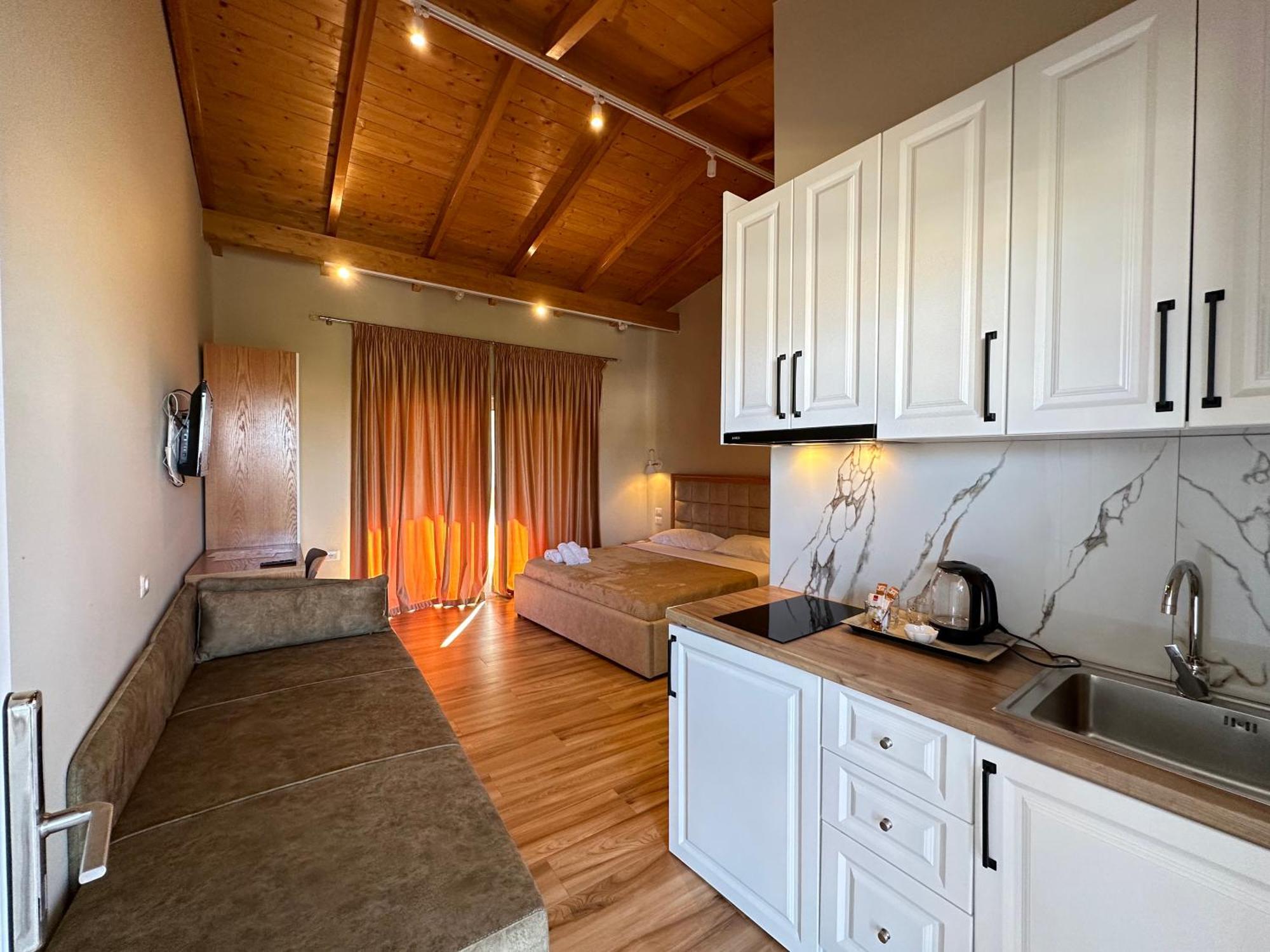 Arial Penthouse Suites Vlorë Esterno foto