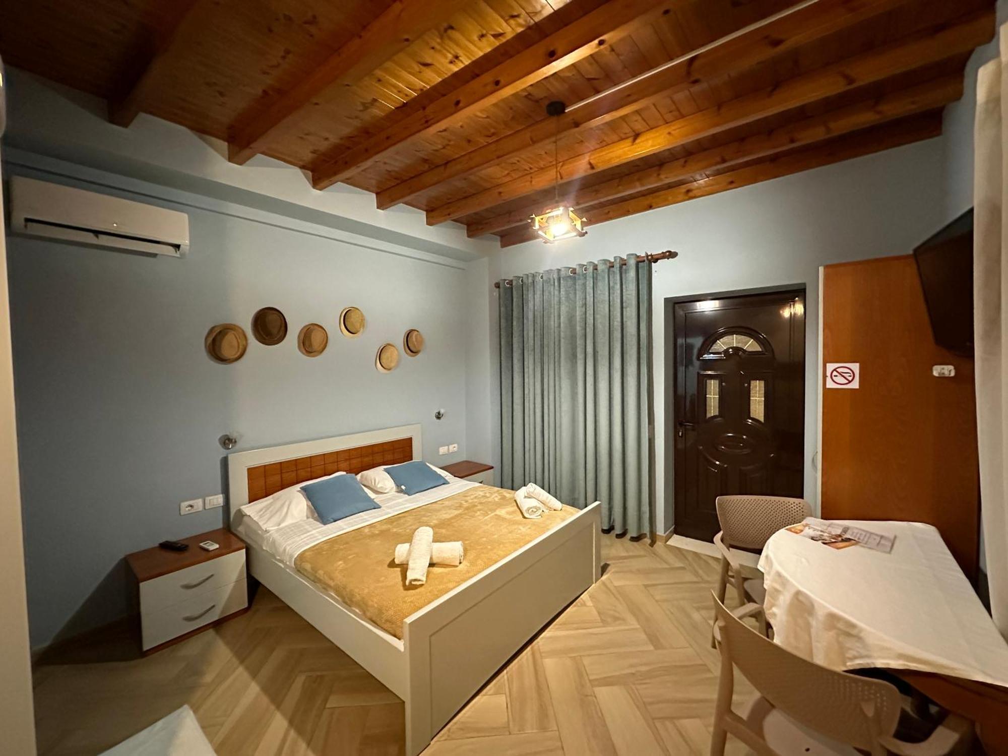 Arial Penthouse Suites Vlorë Esterno foto