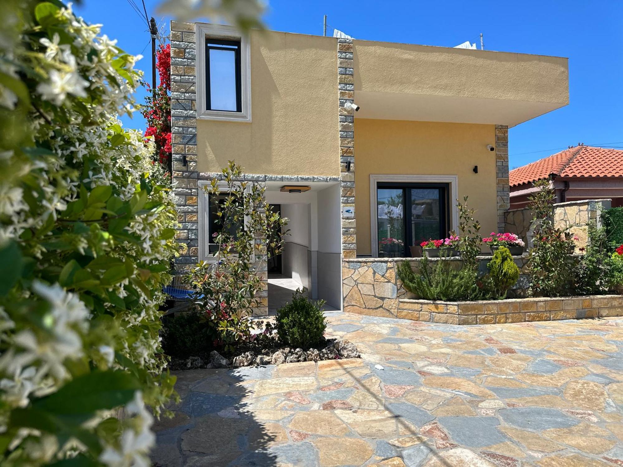 Arial Penthouse Suites Vlorë Esterno foto
